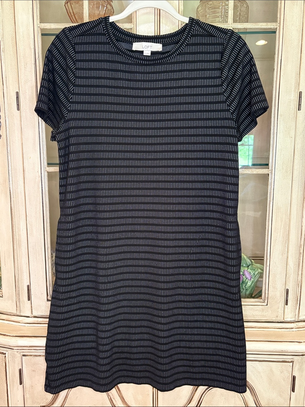 EUC LOFT Black and White Shift Dress with Pockets